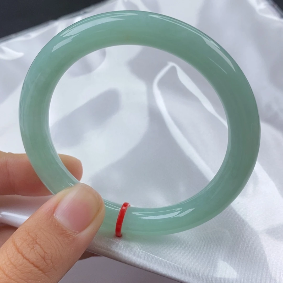 翡翠手镯（圆镯）未镶嵌