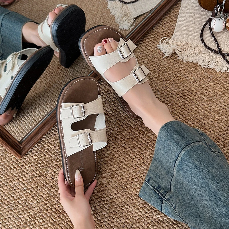 35-42码2025新款拖鞋女夏外穿时尚法式平底软底防滑皮带扣凉拖鞋
