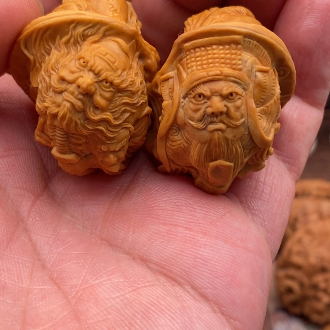 你***生核桃把件野狼半壁地府