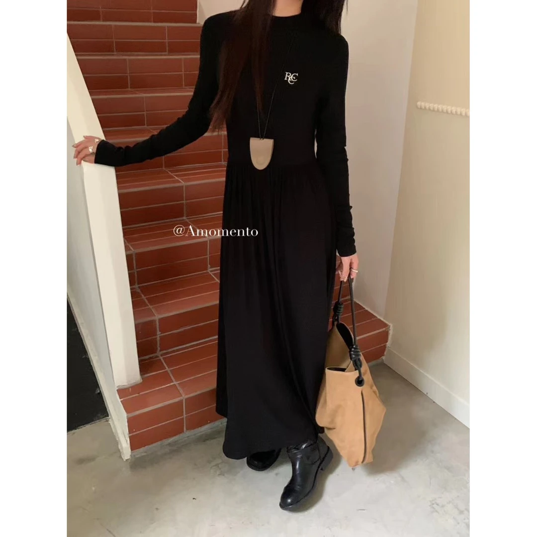 8186#简约刺绣修身显瘦休闲连衣裙