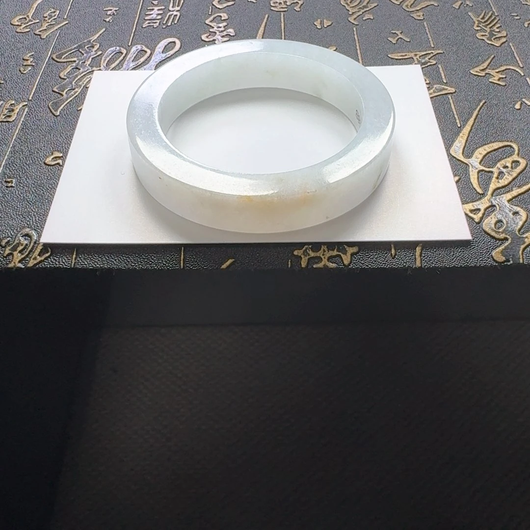 未镶嵌翡翠手镯定制翡翠