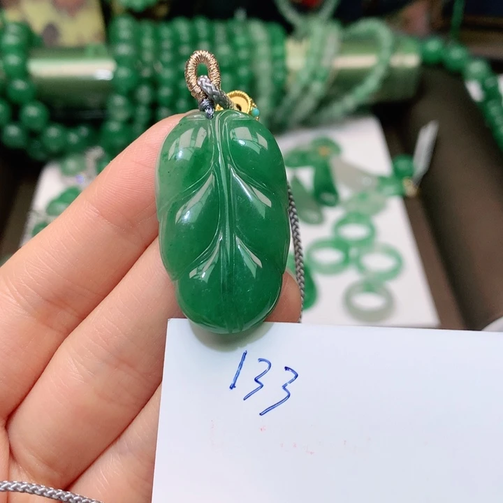 石英质玉颈饰未镶嵌