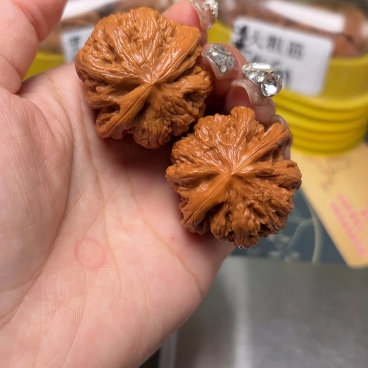 文玩核桃吊坠39-32640-02