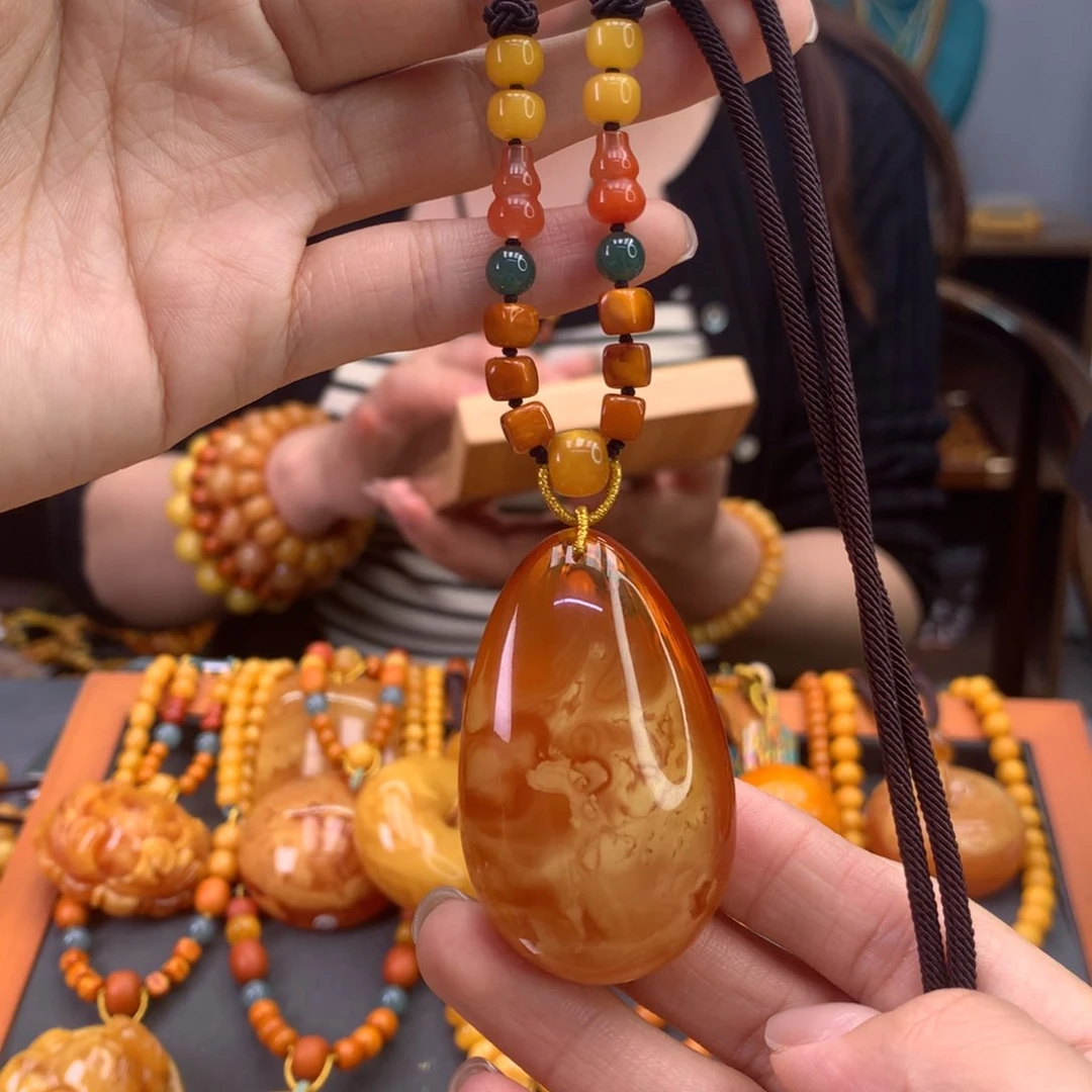 未镶嵌颈饰蜜蜡天然