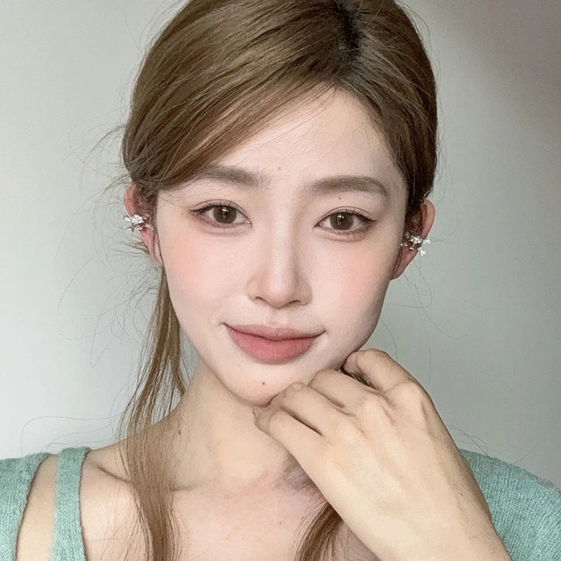 铜合金合成锆石耳饰 独特朋克风满钻骷髅耳骨夹