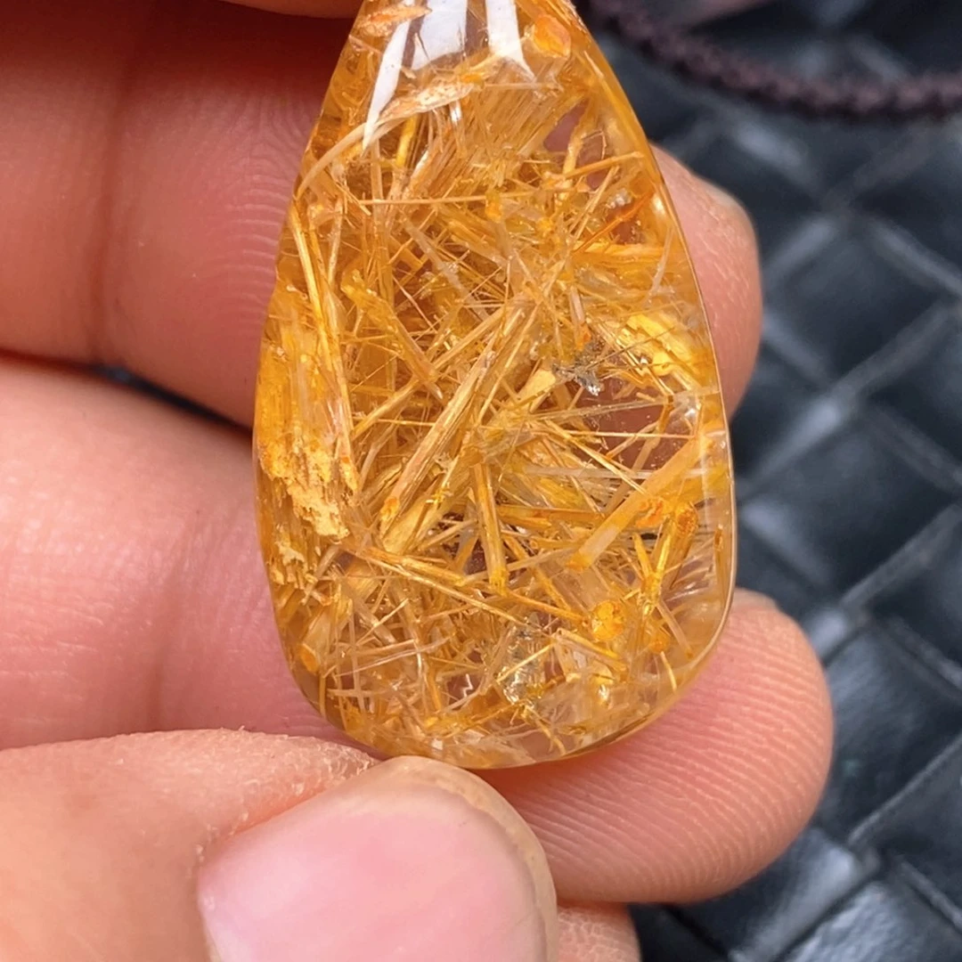 未镶嵌颈饰水晶达*噠水晶