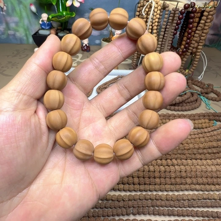 吊坠猴头核桃猴头核桃龙炎料鲨鱼背13mm