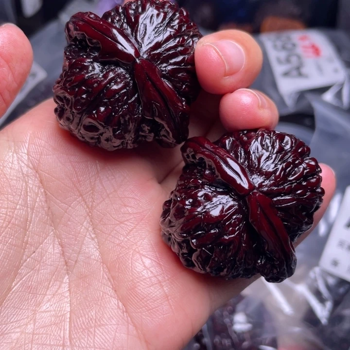 文玩核桃把件白狮子