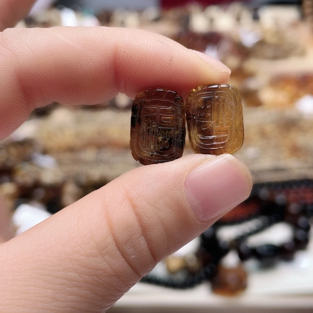 琥珀裸石未镶嵌大