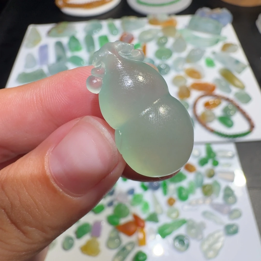 定制翡翠未镶嵌冰种晴水绿葫芦