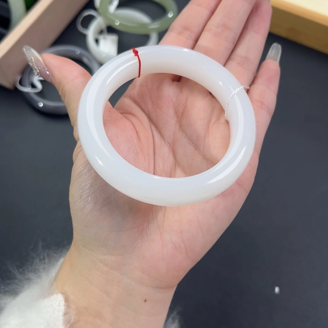 和田玉未镶嵌手镯毕业级