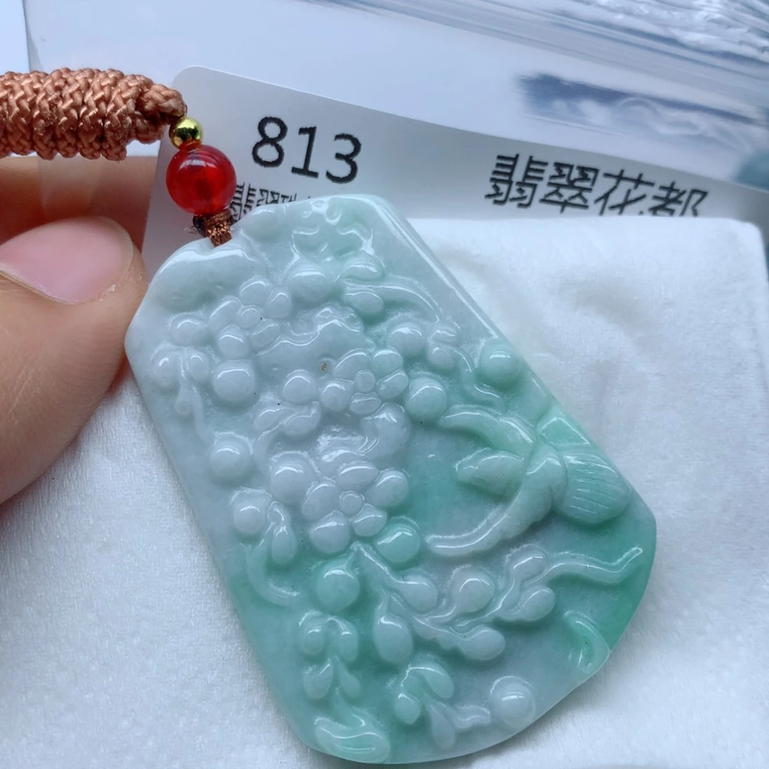 翡翠颈饰未镶嵌牌子