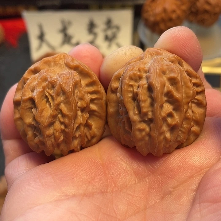 文玩核桃把件曹大龙