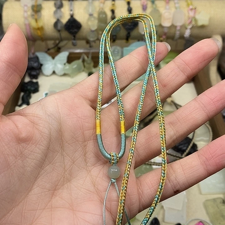 s***b蛇纹石玉未镶嵌颈饰