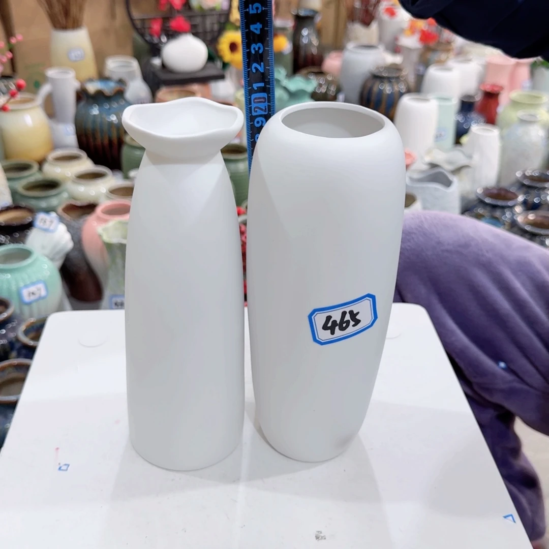 465号一对小花瓶高20厘米瑕疵