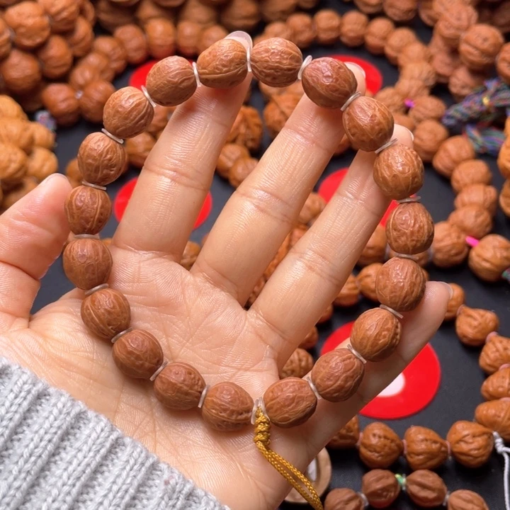 文玩核桃吊坠小金豆