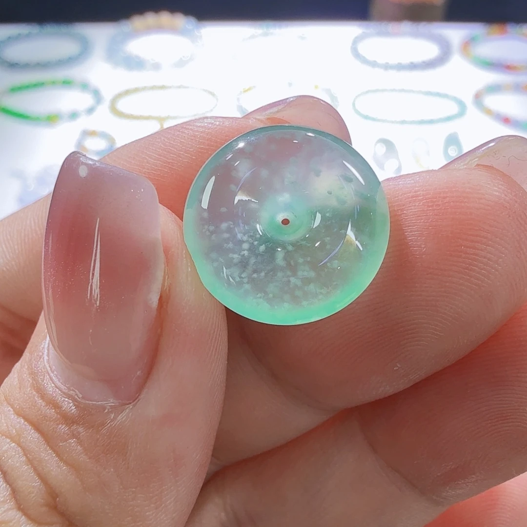 翡翠未镶嵌颈饰裸石