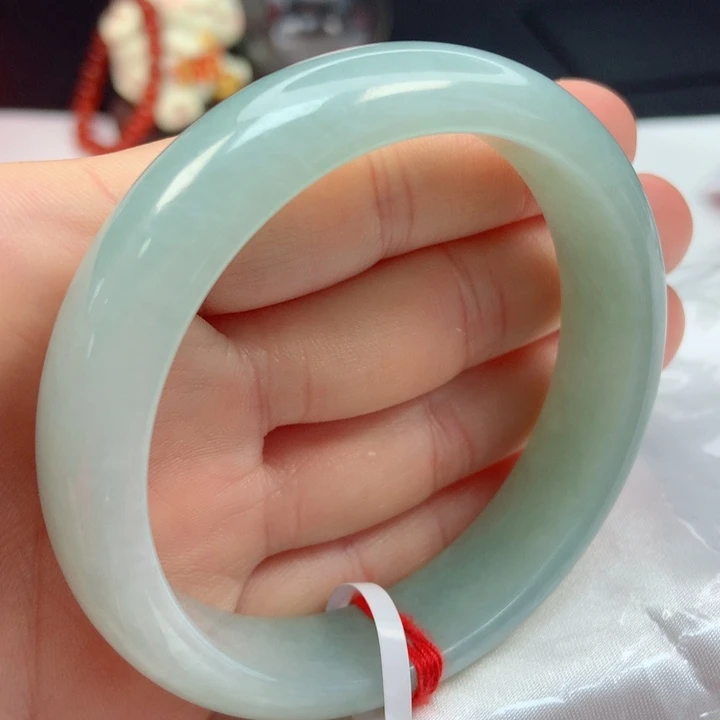 翡翠手镯未镶嵌59圈