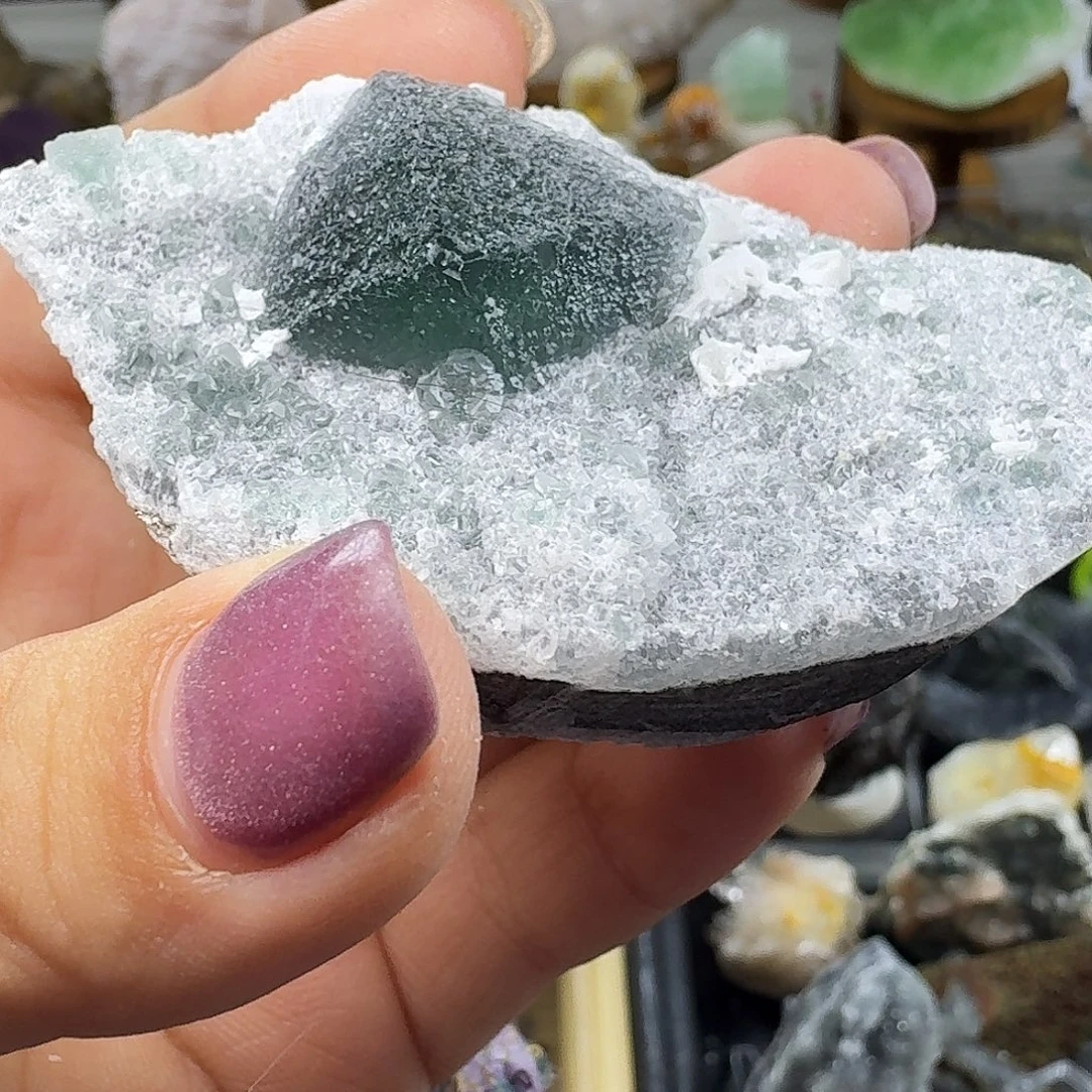 石材八面体萤石摆件