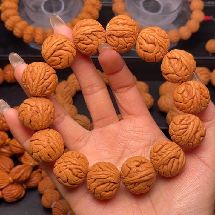 桃核手串21尺寸福利龙珠（18号链接）