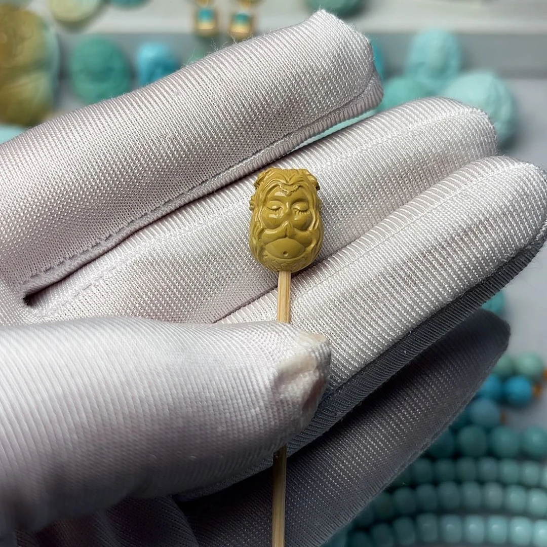 绿松石未镶嵌雕刻件