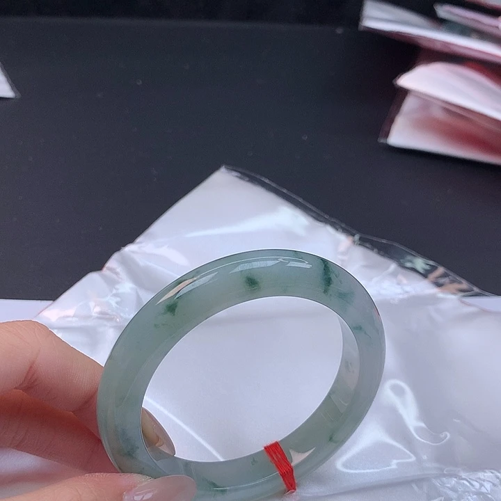 翡翠未镶嵌手镯54