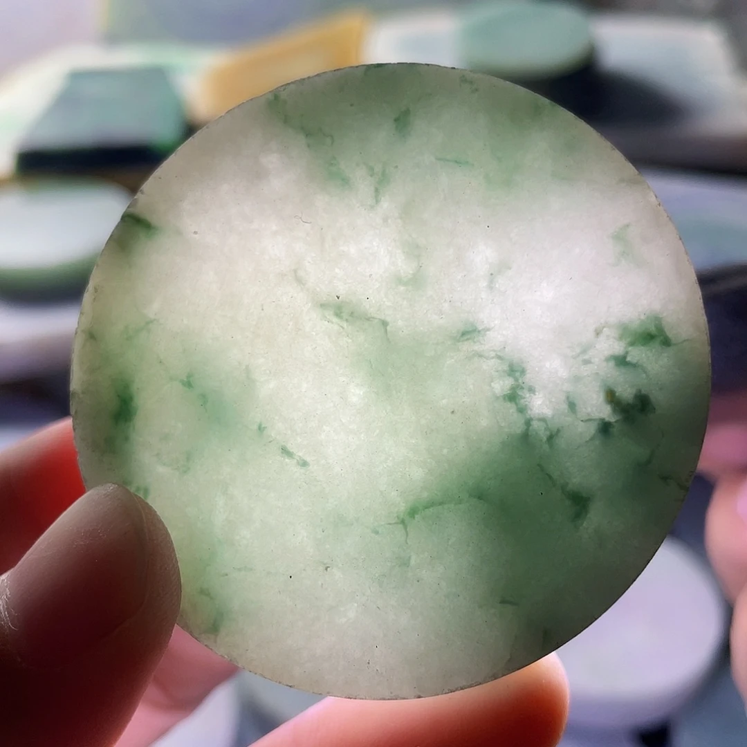 翡翠颈饰未镶嵌毛料87