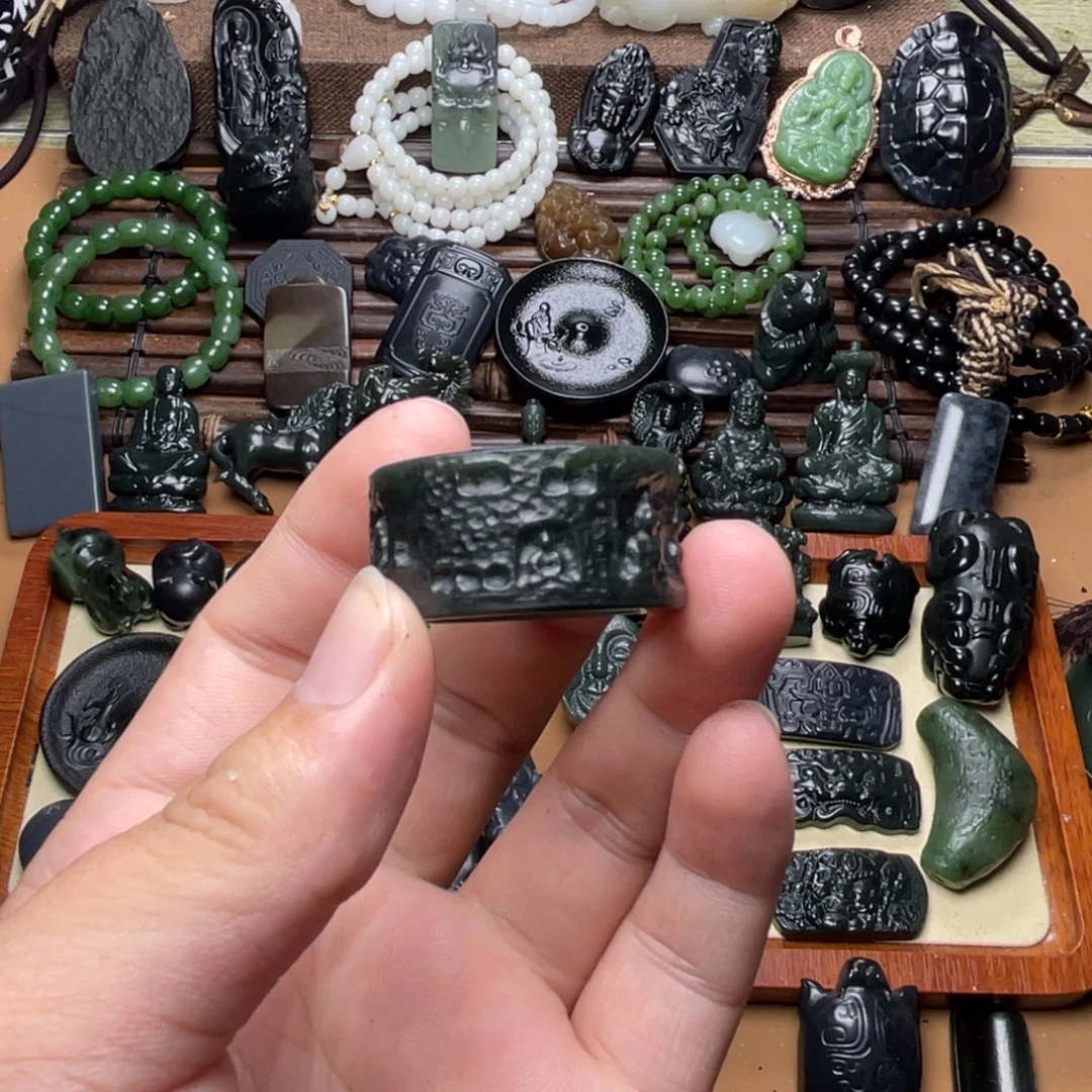 ****W和田玉未镶嵌挂件