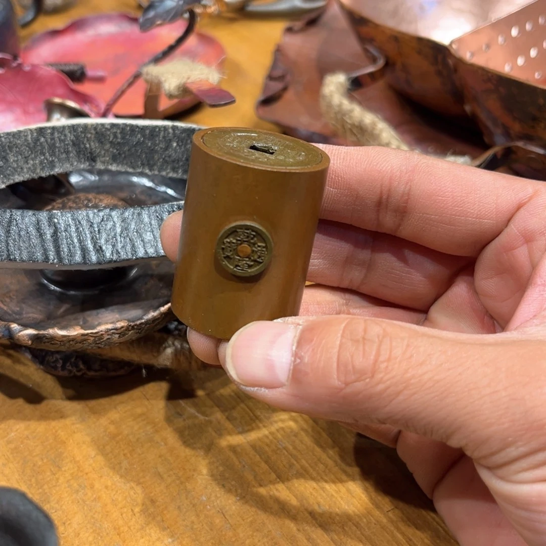 烤色盖置手工锻打工艺