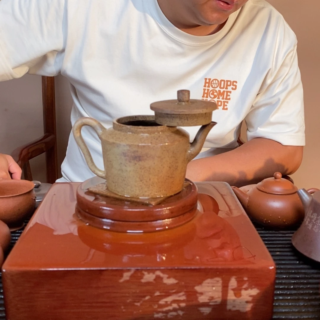 茶壶紫砂高端220cc段泥折肩宫灯