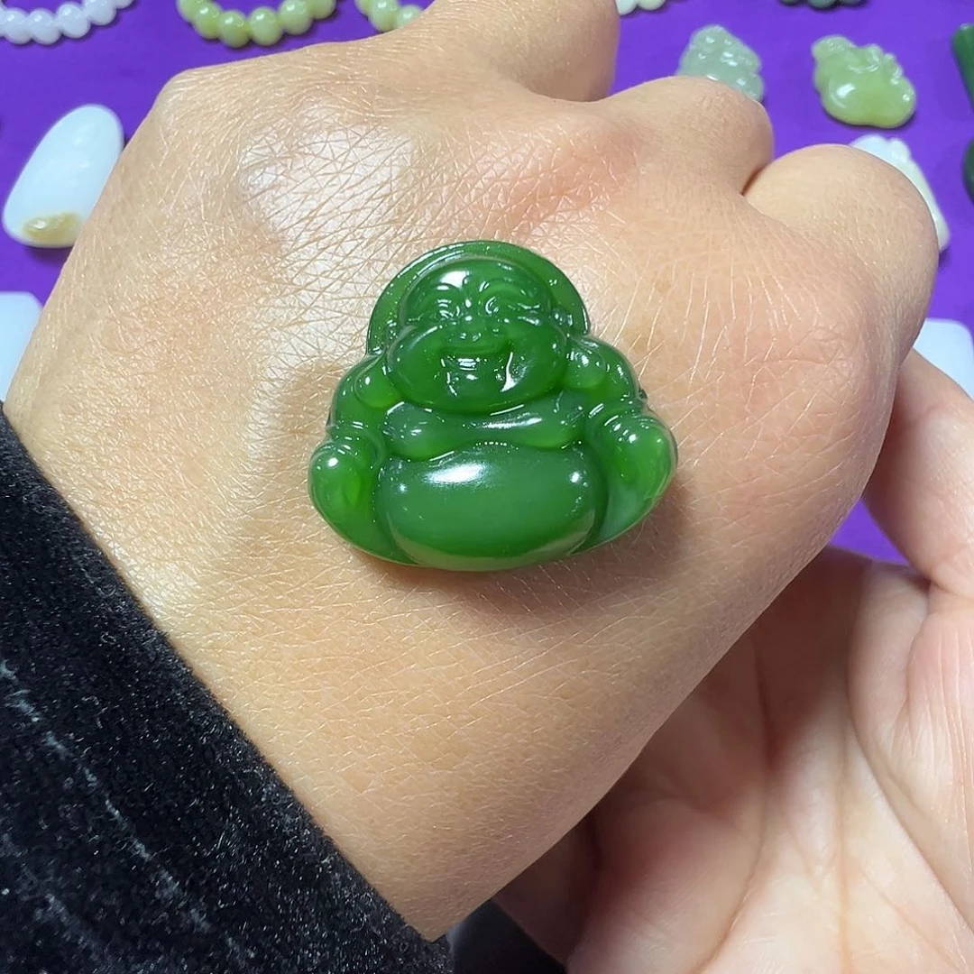 颈饰未镶嵌和田玉（碧玉）