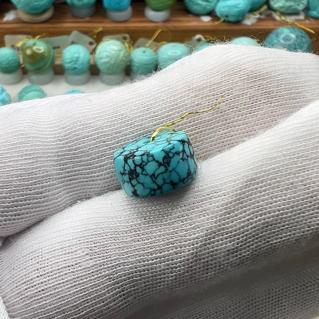 绿松石配饰未镶嵌