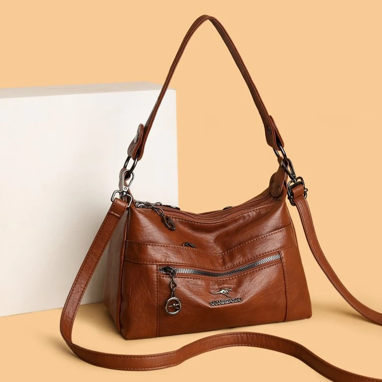 今年超火时尚单肩斜挎包软皮百搭包包大容量轻奢女包斜跨包女手拎