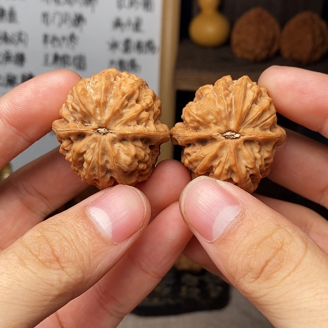 文玩核桃吊坠魔方