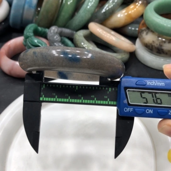 未镶嵌石英质玉珠宝半成品9