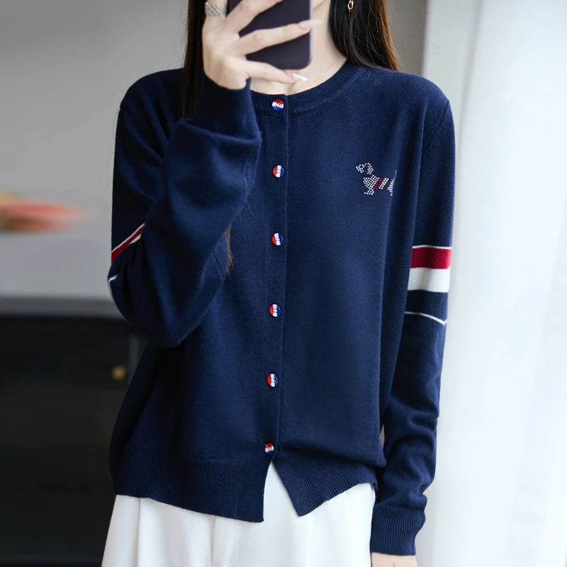 秋冬精纺羊毛手工刺绣针织开衫外穿好搭配不缩水浅灰色针织衫女款