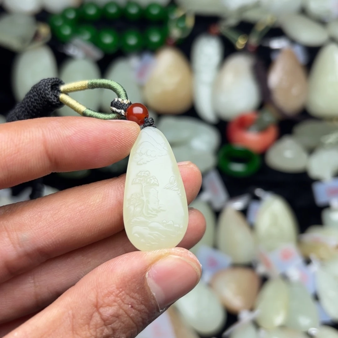 和田玉未镶嵌颈饰