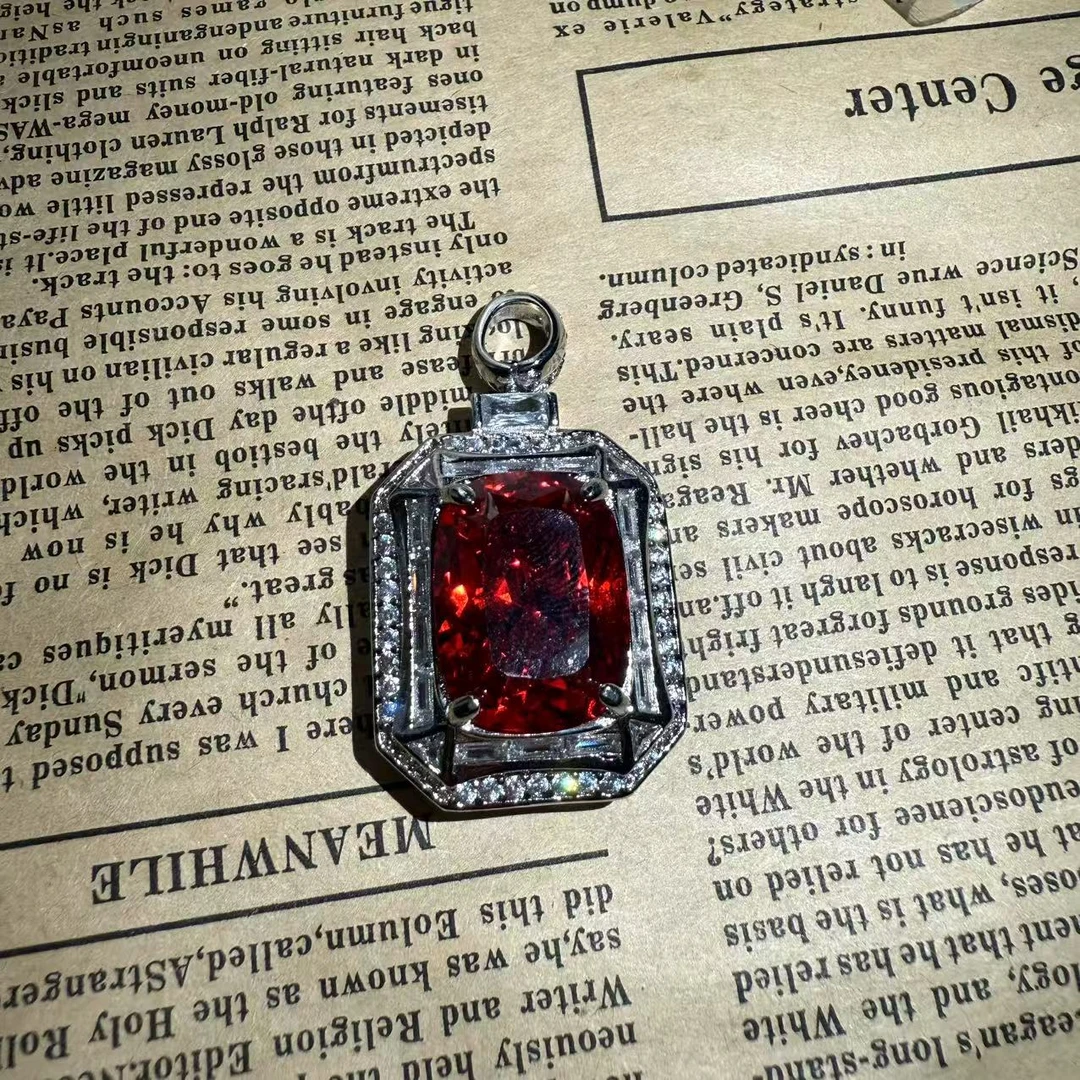 收藏级轻奢时尚气质简约精致吊坠f12106