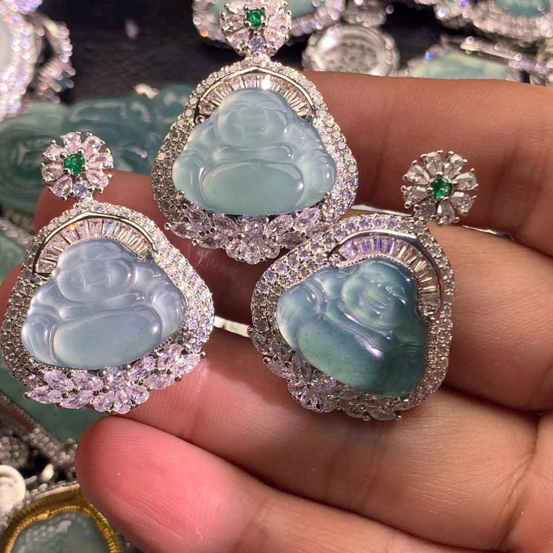 翡翠颈饰未镶嵌佛公