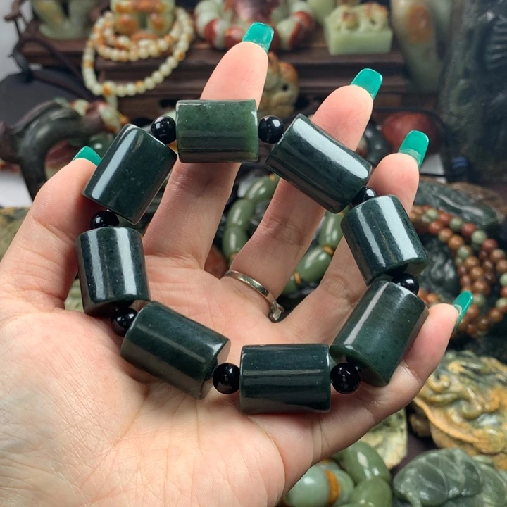 岫岩河磨玉（透闪石质玉）把件未镶嵌