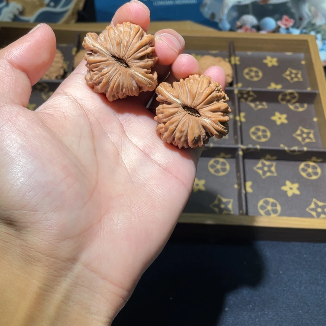 吊坠桃核四座楼 编号A83