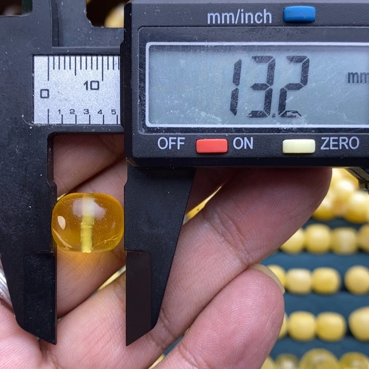 琥珀未镶嵌裸石58号13.2*10.7喇叭口微瑕