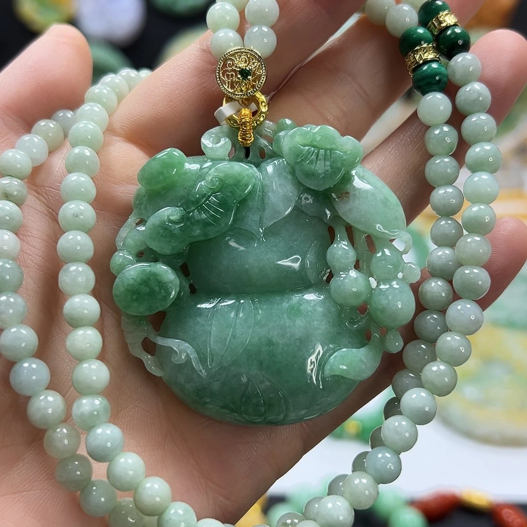 翡翠未镶嵌颈饰吊坠