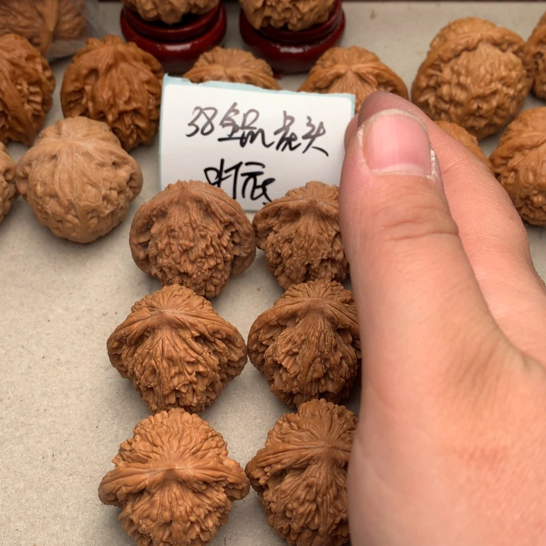 文玩核桃把件38至尊虎头………..