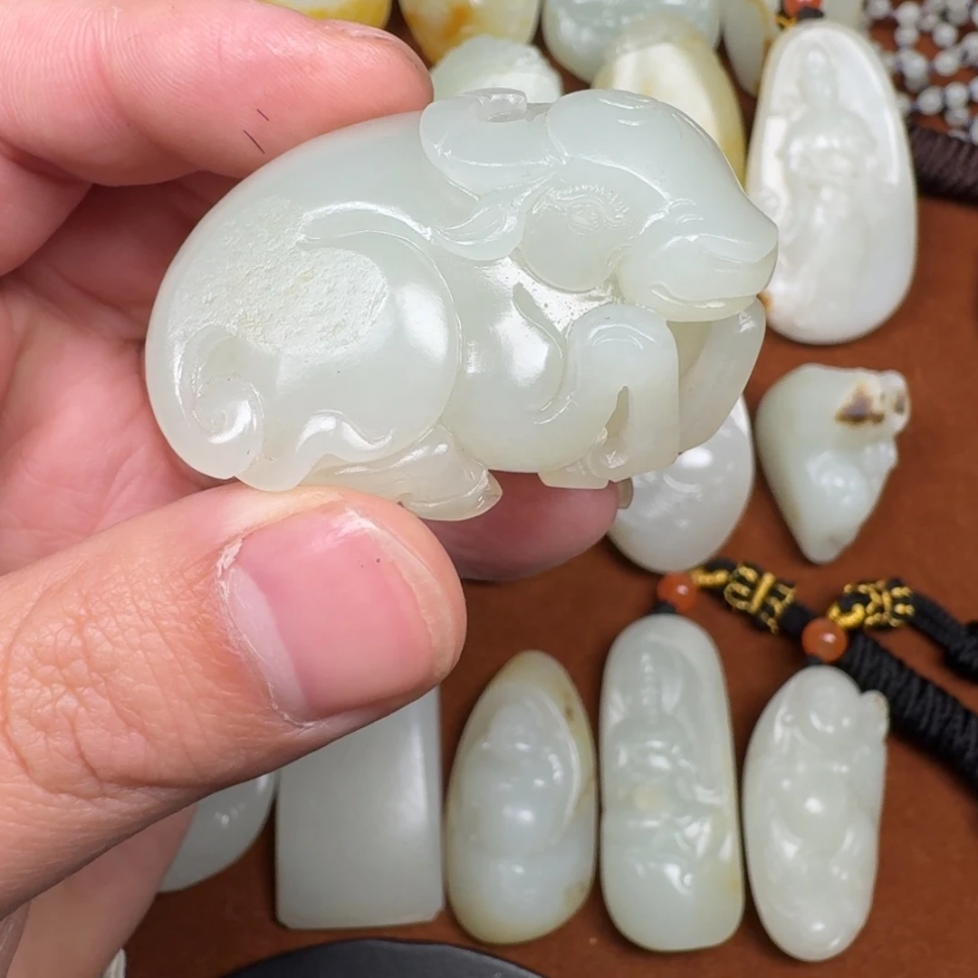 和田玉未镶嵌颈饰