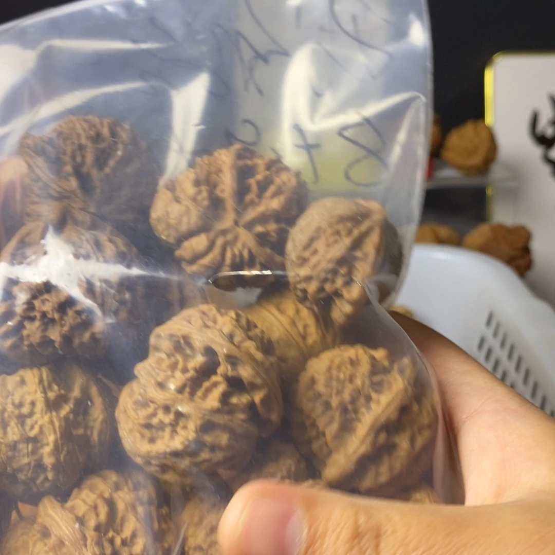 我***字大叶紫檀（黑酸枝木类）