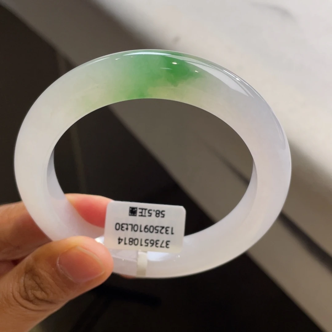 翡翠未镶嵌手镯冰绿泥鳅背手镯