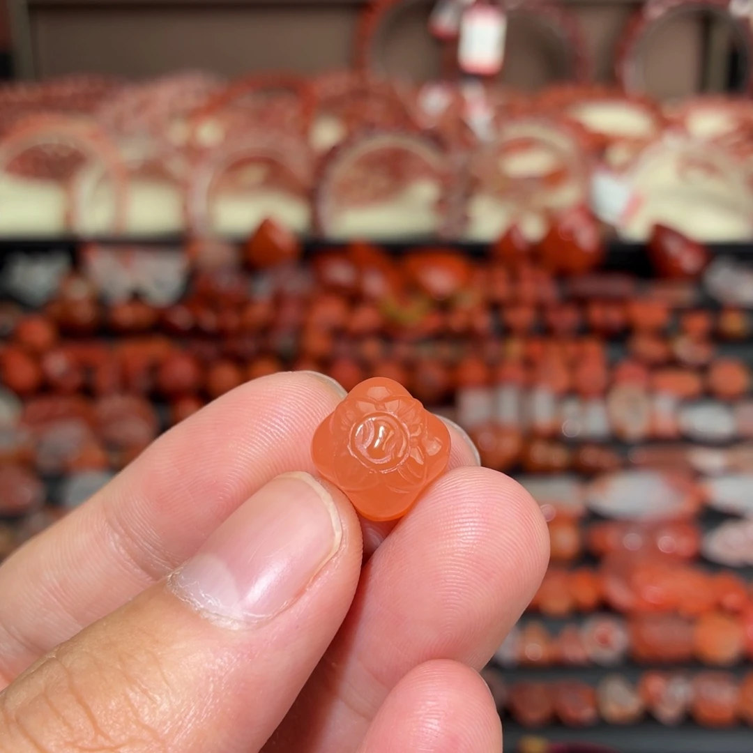 南红玛瑙未镶嵌颈饰柿子1