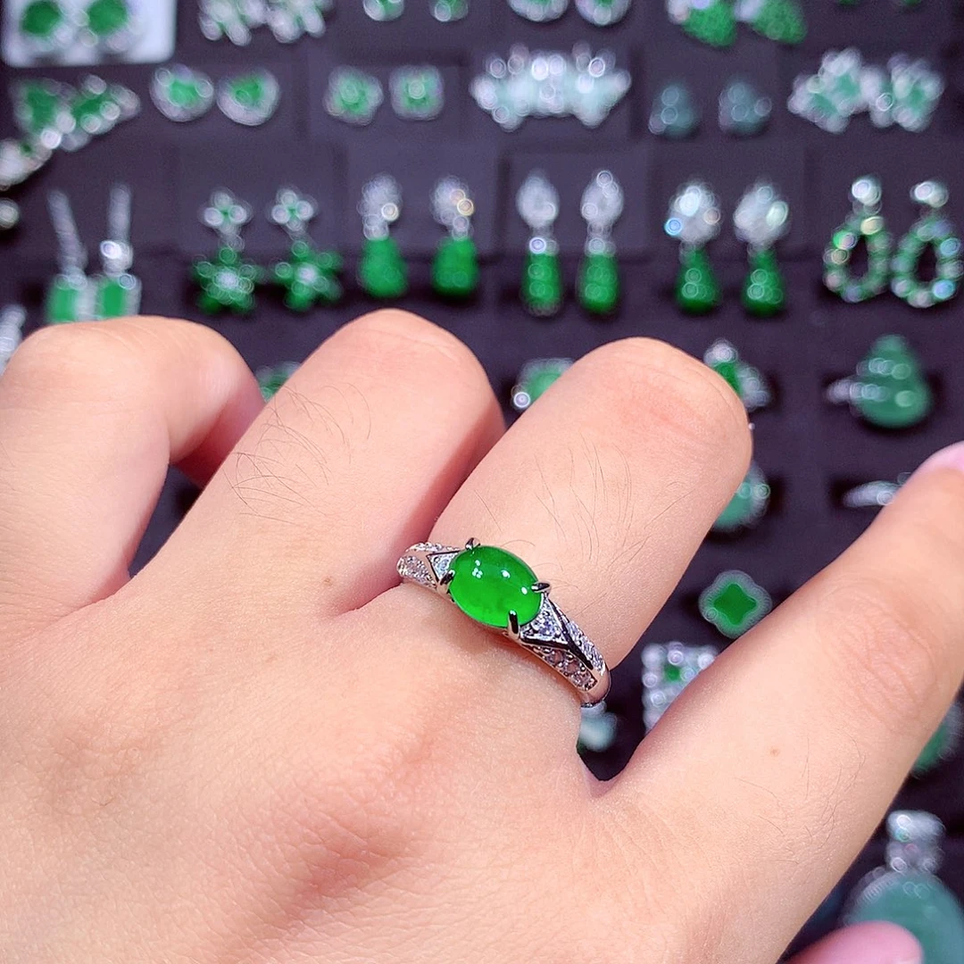 颈饰未镶嵌翡翠天然