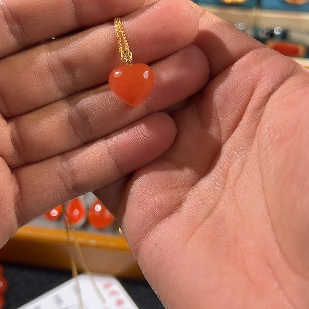 南红玛瑙18K金镶嵌颈饰